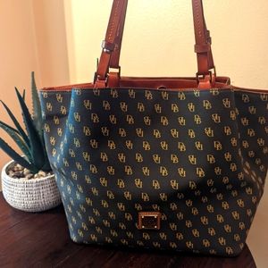 DOONEY & BOURKE Gretta Flynn Handbag